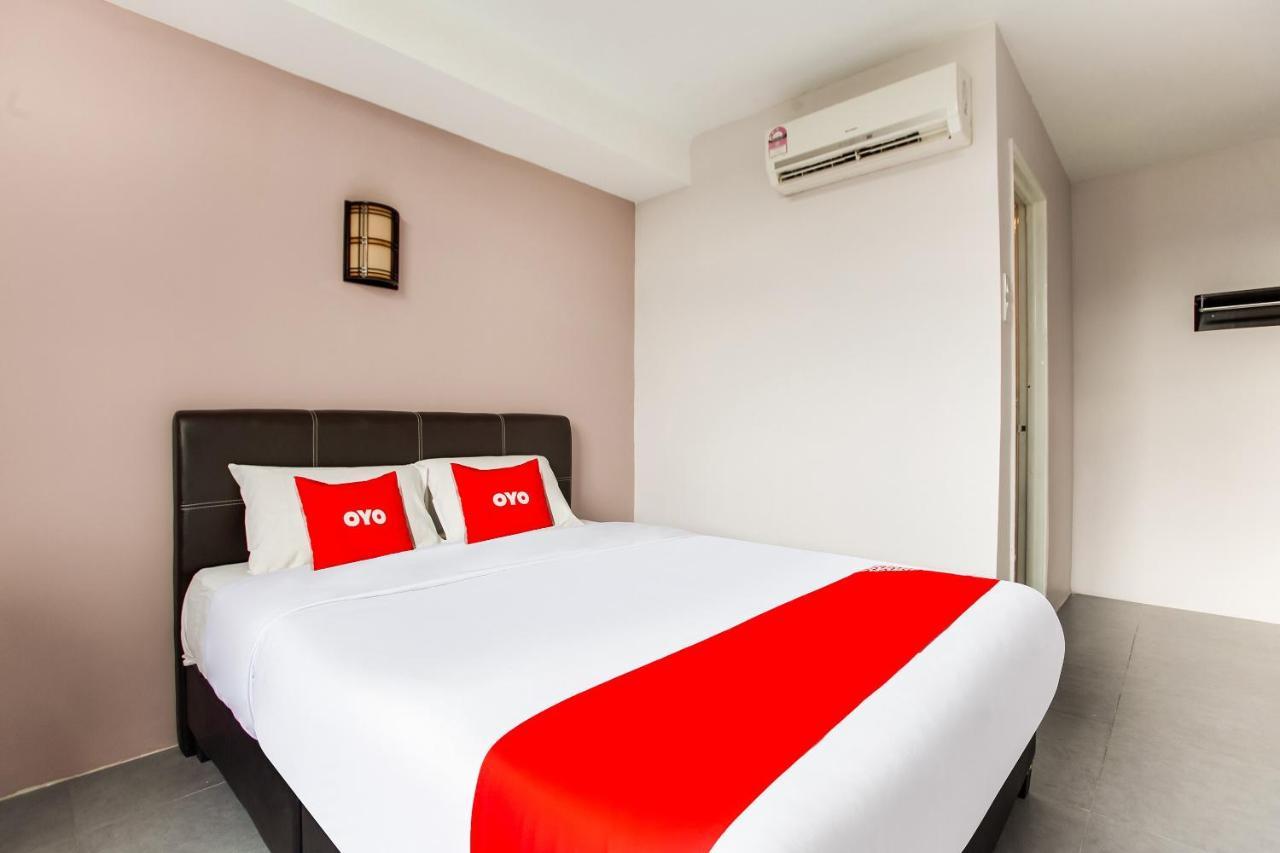 Oyo 89631 988 Hotel Johor Bahru Exterior photo